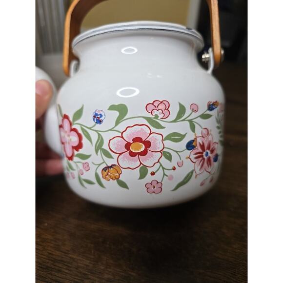 Vintage 80s Gailstyn-Sutton Enamelware Teapot Kettle Country Flower Wood Handle - Picture 10 of 16